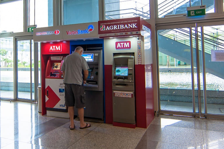 ATM trên sân bay.