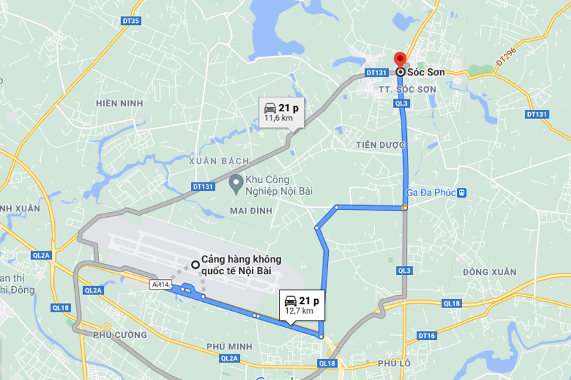 Tính từ trung tâm huyện Sóc Sơn là thị trấn Sóc Sơn, thì phải đi 12 kilomet nữa để đến sân bay Nội Bài.