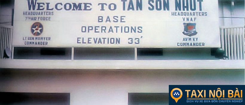 Bảng chào mừng khách tới khu vực quân sự của Phi trường Tân Sơn Nhất (năm 1967)