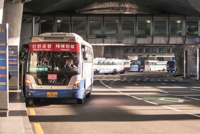 Xe bus trong sân bay Incheon